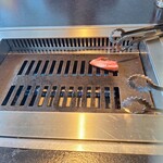 慶州焼肉 - 牛脂で脂をひいて
