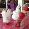808ドットミニ イコマファーム - ホワイトストロベリーシェイク　　いちごモリモリパフェ