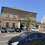 三日月屋 - 車3台ほど停められる