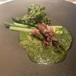 デフィ・ジョルジュマルソー - ソースには香草に加えて、にんにくの良さが出ていました。