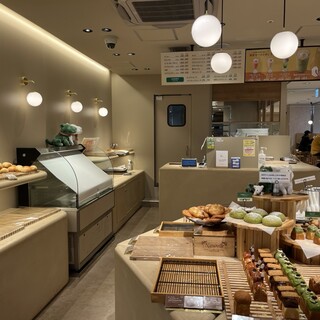 BAKERY RESTAURANT C_2