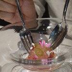 Azurmendi - BONITO belly tartar, tomato in textures, piparras