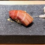 鮨 雅 - 本鮪の中トロ♪味に深み♪