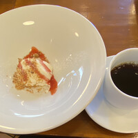 リストランテ エスト - パンナコッタとコーヒー