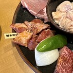 焼肉処 まるます家 - 