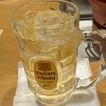 焼肉処 まるます家 - 角ハイボール♬
      炭酸効いてます♡