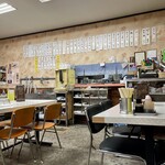 大盛軒 - 内観と短冊メニュー