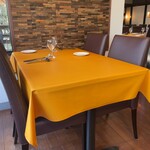 Au Depart - Cinq fers - テーブル席