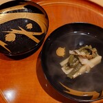 銀座 しのはら - 筍に干しぜんまい、湯葉を干瓢で巻いたものを具に