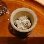 銀座 しのはら - （竹のお猪口）胡瓜、大徳寺麩、水母の胡麻白酢和え