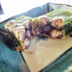 千鳥屋 - 外周部の抹茶衣(皮？)と合いそうでしょ！