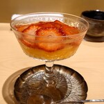 銀座 しのはら - 八朔と苺のウイスキーゼリー掛け