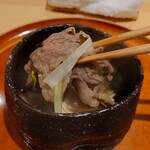 銀座 しのはら - 飛騨牛の飛び牛と焼き豆腐。ウルイ・コゴミなど山菜のお鍋
