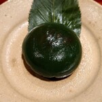 銀座 しのはら - 蓬の葛饅頭