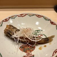 鮨 龍次郎 - メヒカリの唐揚げ
                      出汁を効かせた煮汁に浸した唐揚げ、めちゃ旨い！
