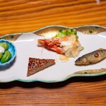 山の茶屋 - 2025.4 おつまみ４品（1.そら豆白和え / 2.松風焼き / 3.巻海老アーモンド焼き / 4.稚鮎南蛮漬け）