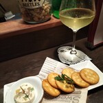 ワインバル 満月の夜は狼になる - ■ドライフルーツとくるみのメープルクリームチーズ　680