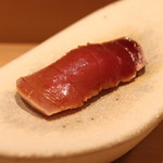 三谷 - ”鮪の霜降りヅケ” には、「Puligny-Montrachet 2004 1er Cru "La Garenne" Marc Colin et Fils」を　(2014/08)