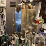 元町サントス - 専用機アン　ガス火で下から湯煎します