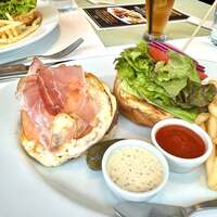 37 Steakhouse & Bar - 