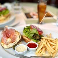 37 Steakhouse & Bar - 