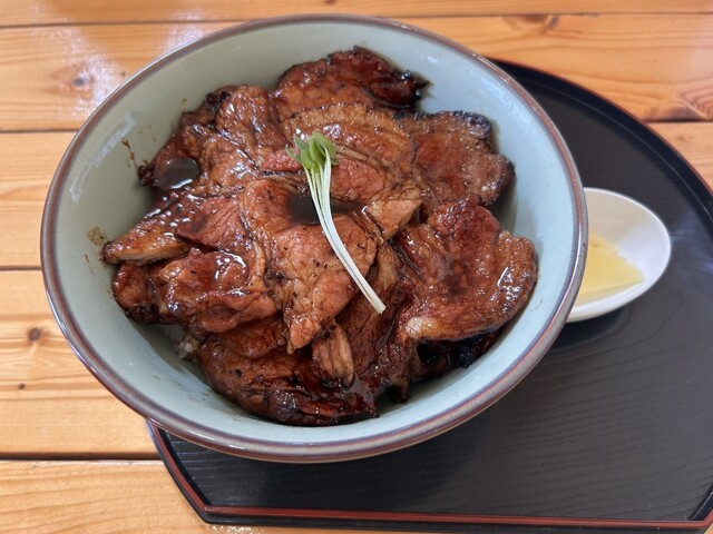炭火焼豚丼 とんび - 帯広（豚丼）の写真