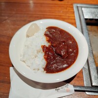 THE 雪月花 - 旨味がぎゅ〜っと詰まったカレーです！角切りの牛肉も入ってますよ～