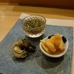 小判寿司 - つまみ。じゅんさい、黒ばい貝、ホヤ貝。
