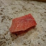 小判寿司 - 鮪脂身。