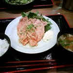 Kurara - ランチの豚ロースしょうが焼き定食(650円)です