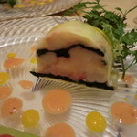 前菜：魚介のテリーヌ・桜エビ、マンゴーのソース