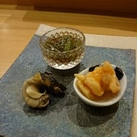 小判寿司 棚倉 - つまみ。じゅんさい、黒ばい貝、ホヤ貝。