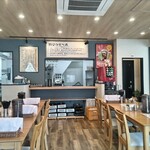 よいひ - 店内は新しく綺麗