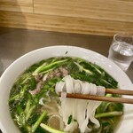 フォーティントーキョー 新宿店 - 乾麺に比べると生麺はやわらかい