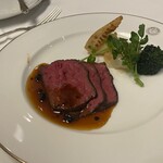 レストラン カスケード - 国産牛ロース肉のロースト　グリーンペッパーソース