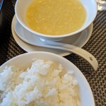 中国料理 青冥 - 花見御膳に付いているご飯とコーンスープ