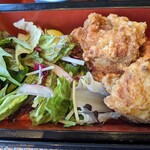 中国料理 青冥 - サラダとから揚げ