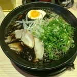 伝統熊本豚骨 伝 - 薫（800円）