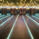 I AM SEOUL - 全面鏡張りの入口