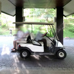 Tongsai Bay Cottages & Hotel - 移動はカートで