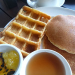 Tongsai Bay Cottages & Hotel - 朝食／パンケーキとか