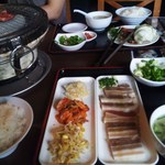 王道 - 焼肉＆サムギョプサル定食