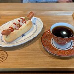 cafe 蔵八 - 料理写真:ホットドッグ＆コロンビア♪