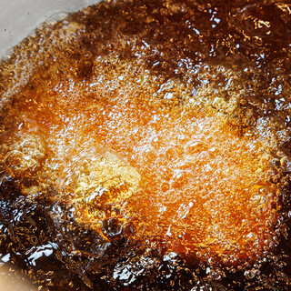 丁寧に揚げたジューシーな銘柄豚とんかつ