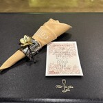 トゥ・ラ・ジョア イズム - 