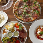 Pizzeria Trattoria LEON - 料理写真:料理集合