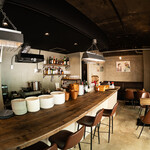 バクロ コモン - ディナータイムは加熱式タバコ喫煙可です。
バクロコモンは全席禁煙ですが、離れは大人の隠れ家酒場。