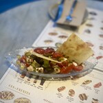 Tapa Tapa Westfield Glòries - Tomato, feta cheese, avocado and kalamata olives