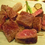 京橋デュッセル - お肉…今見てみれば結構レアだな。。。