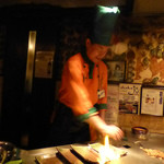 シャカ - お皿を炎で温める